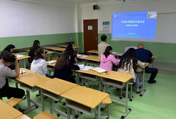 民間教育對外交流與合作:挑戰(zhàn)與展望(圖1) 民間教育對外交流與合作:挑戰(zhàn)與展望(圖1)